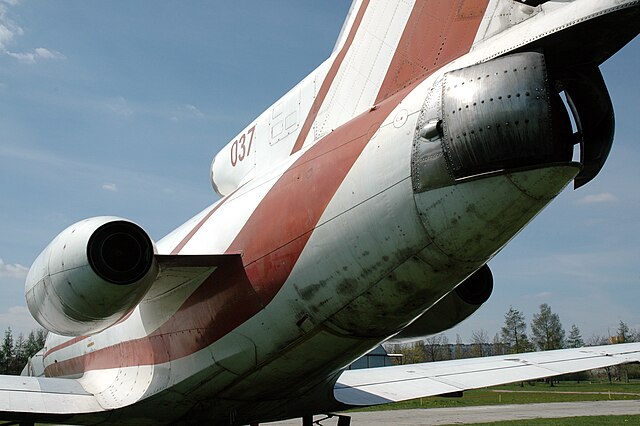 История самолета Як-40