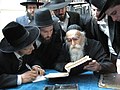 Rabbi Dovid Soloveitchik with students