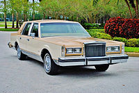 1984 Lincoln Town Car Signature Series, μπροστά