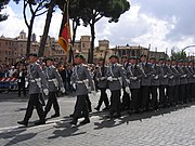 ドイツ連邦軍衛兵大隊の行進。