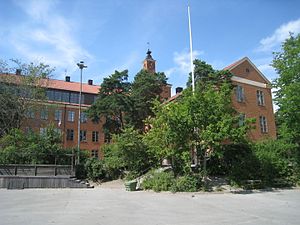 Tornskolan sedd från skolgården.