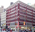 ラファイエット・ストリート 444に建つ1876年竣工のアスター・プレイス・ビル（The Astor Place Building）。