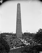 O Monumento de Bunker Hill e Charlestown (fotografados entre 1890 e 1901)