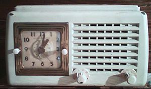 English: Vintage clock radio