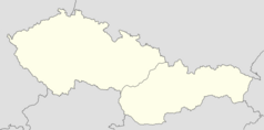 Mapa konturowa Czechosłowacji, po lewej nieco u góry znajduje się punkt z opisem „Praga”