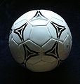 el balón de fútbol.