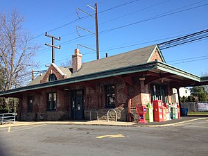 Hatboro PA SEPTA station from parking lot December 2015.jpg