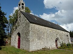 Façade sud et pignon ouest de la chapelle de La Trinité.