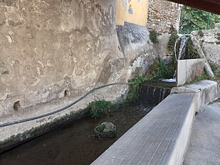 In lavaù scituàu intu burgu da Bastia, surva aa ciassa du Cumün [2]