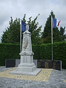 Monument aux morts en pierre de Soignies inauguré le 11 septembre 1921, architectes Foyer et Pillet de Valenciennes, après son déménagement en octobre 2013