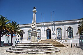 Monumento Evocativo da Batalha de Ourique e Câmara Municipal de Castro Verde