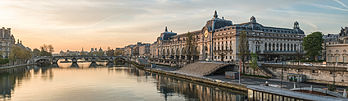 O Musée d'Orsay e o rio Sena, em Paris, durante o entardecer. (definição 11 745 × 3 406)