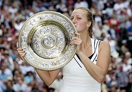 Dvojnásobná wimbledonská vítězka Petra Kvitová po zisku první trofeje, 2011