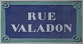 Voir la plaque.