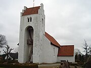 Einseitig offener Stelzenturm der Torrild Kirke, Odder, Midtjylland, DK