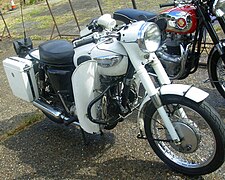 Britische Polizei 1966 Triumph 6T Thunderbird SAINT Modell im London Motorcycle Museum.