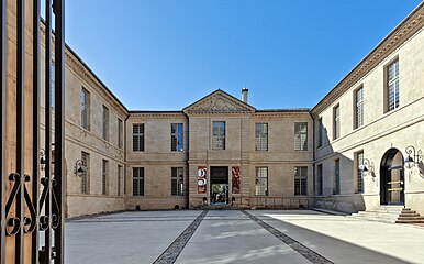 Cour intérieure du palais de l'Évêché.