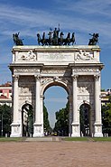 Photograph of a triumphal arch.