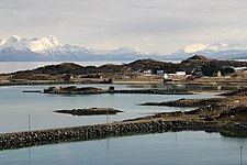 Vue de Meløyvær vers Krøttøya, et Andørja en arrière-plan