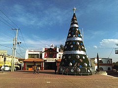 Árbol de Navidad en la ciudad de Pachuquilla.