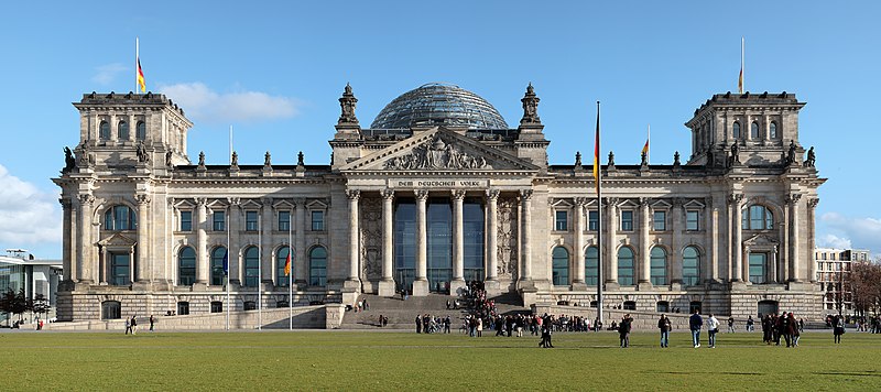800px-Berlin_reichstag_west_panorama_2.j