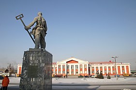 Magnitogorsk-Passažirskii-päraudtestancijan sauvuz vl 2005, Metallurg-muštnik om ezimal