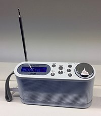 Une antenne intérieure intégrée permet à ce récepteur radio DAB+ de capter la bande VHF.