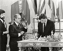 Felipe Gonzalez signing the treaty of accession to the European Economic Community on 12 June 1985 Felipe Gonzalez firma el Tratado de Adhesion de Espana a la Comunidad Economica Europea en el Palacio Real de Madrid. Pool Moncloa. 12 de junio de 1985.jpeg