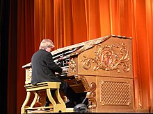 An organist playing the organ of the El Capitan, Los Angeles LA El Capitan organist 1.jpg