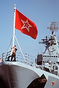 Гюйс-шток с гюйсом ВМФ СССР, на ракетном крейсере «Маршал Устинов».
