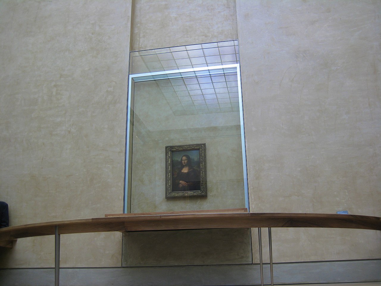 Amazing Historical Photo of Mona Lisa in 2008 