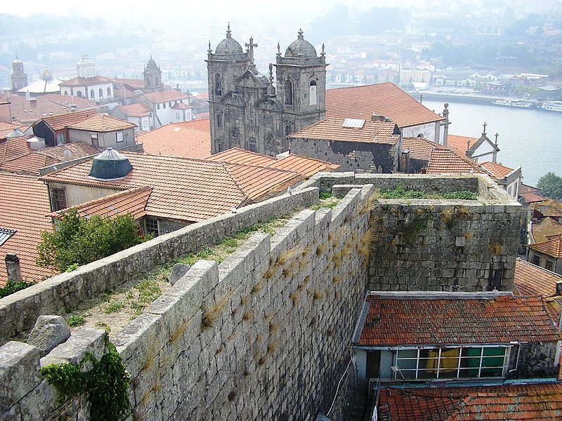 Image:Muralhas Fernandinas2 (Porto).JPG