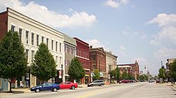 Uptown Norwalk, гледа на изток към West Main Street