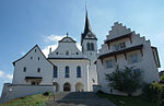 Katholische Kirche St. Martin mit Beinhauskapelle, Pfarrhaus und Friedhofhalle