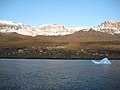 A aldea abandonada de Qllissat desde o mar.