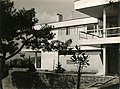 Սեդադ Հաքքը Էլդեմի նածագծած երկու կառույցներից մեկը ՝ Ռըզա Դերվիշի առանձնատունը( հայտնի է նաև որպես Դերվիշ Մանիզադեի առանձնատուն), որը կառուցվել է 1956-1957 թվականներին Բյույուքադա կղզում