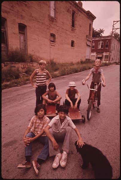 File:RESIDENTS OF MULKY SQUARE, A LOW-INCOME NEIGHBORHOOD ON THE CITY'S WEST SIDE, FACE LARGE SCALE DISPLACEMENT BY A NEW... - NARA - 553510.jpg