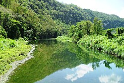 Reflejos de montaña sobre el Rio Grande de Arecibo - Аресибо, Пуэрто-Рико - Panoramio.jpg