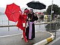 Дуэт священик и Дама треф на карнавале в Риеке в феврале 2008 года.