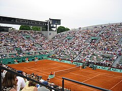 Der Court Suzanne Lenglen mit 10.056 Plätzen (2003)