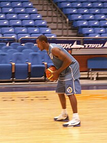 Fenerbahçe werd ook steeds groter in de andere takken. Will Solomon (ex-Memphis Grizzlies) werd in 2006 overgenomen door Fenerbahçe. De Amerikaan werd in 2007 verkozen tot Most Valuable Player van de hoogste Turkse basketbaldivisie.