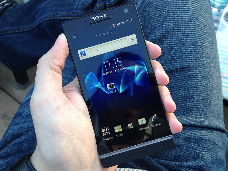 Tập tin:Sony Xperia S on hand.jpg