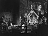 Het borstbeeld op het koor van de Sint-Servaas, 1948