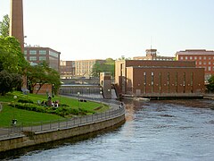 Les rapides Tammerkoski partagent en deux le centre-ville de Tampere.