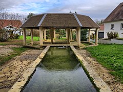 Le lavoir octogonal à impluvium.