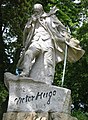 Standbeeld van Victor Hugo.