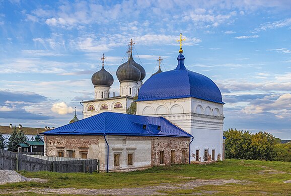 156. Церковь Благовещения и Успенский собор Трифонова монастыря, Киров Автор — Новинская Г.