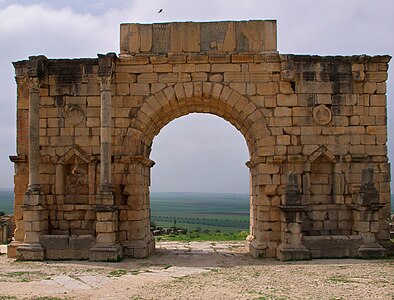 Arco de Caracala (século III), em Volubilis, Marrocos.