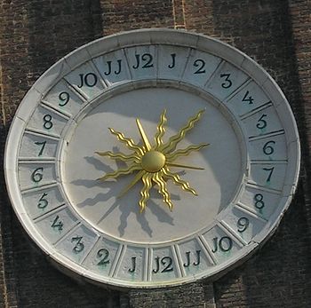 English: The 24 hour tower clock face in Venice