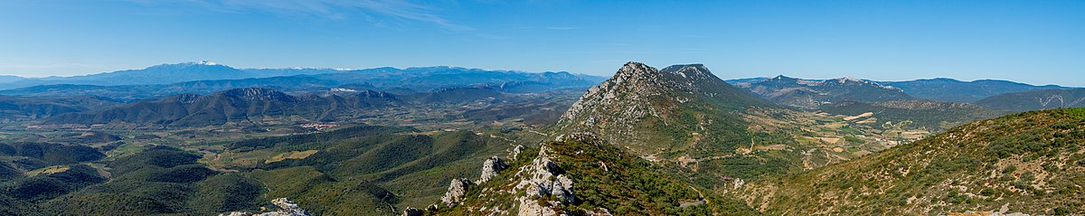 Panoramski pogled krajolika Pirineja